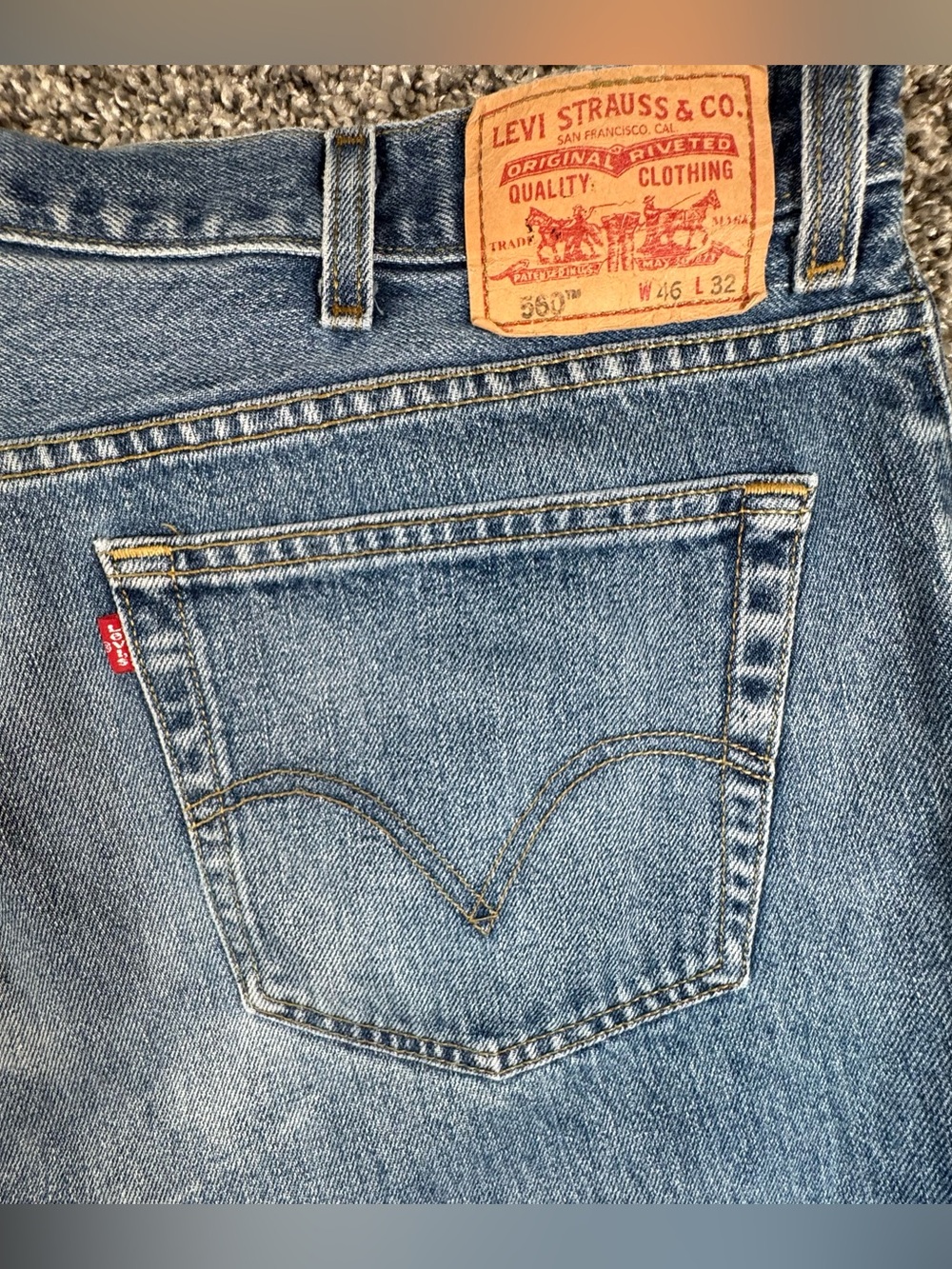 Levis 560 Jeans Mens 46x32 Blue Comfort Fit Loose Tapered Leg Denim Pants Y2K - Picture 1 of 9
